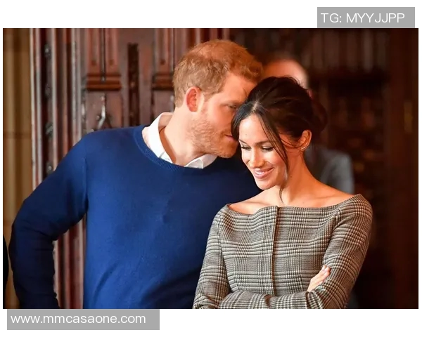 足球明星与妻子甜蜜互动瞬间展现幸福生活的温馨画面